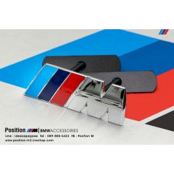 โลโก้ ///M กระจัง