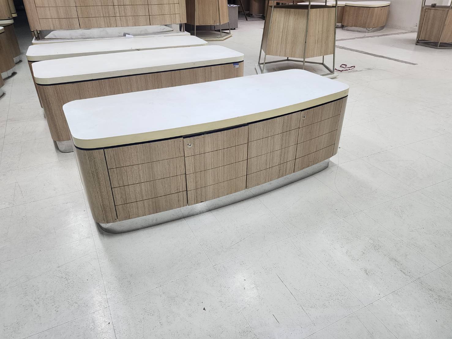 ชั้นวางของเอนกประสงค์ ช่องเก็บของ 2ช่อง (60*160*55 CM) มือสอง