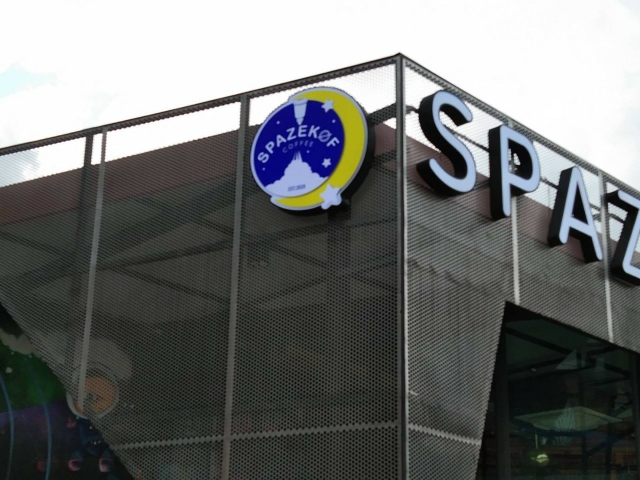 งานป้ายกล่องไฟวงกลม หน้าติดสติกเกอร์ไดคัท