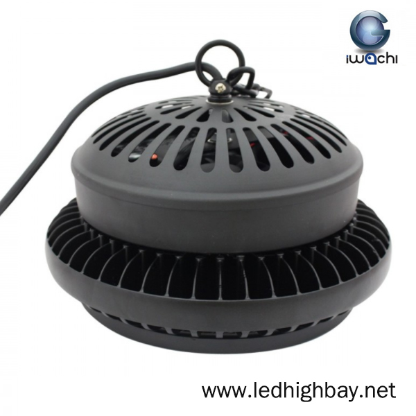โคมไฮเบย์ LED 150w รุ่นมีพัดลมระบายความร้อน ยี่ห้อ Iwachi (แสงขาว)