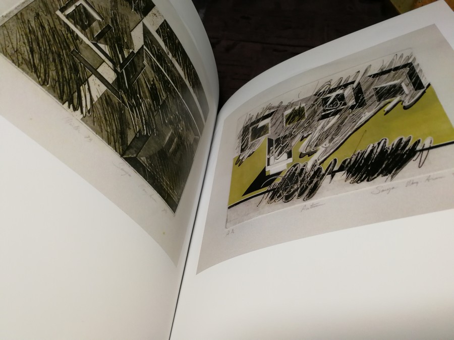 จุฬาฯสรรศิลป์ นิทรรศการเชิดชูเกียรติ ร.ศ.สัญญา วงศ์อร่าม 5 พ.ย.-27 ธ.ค .2556 (มีลายเซ็นต์)