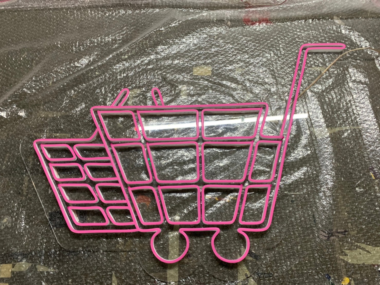 ไฟนีออน เฟค