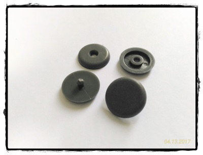 กระดุมปลายมน B สีเทา