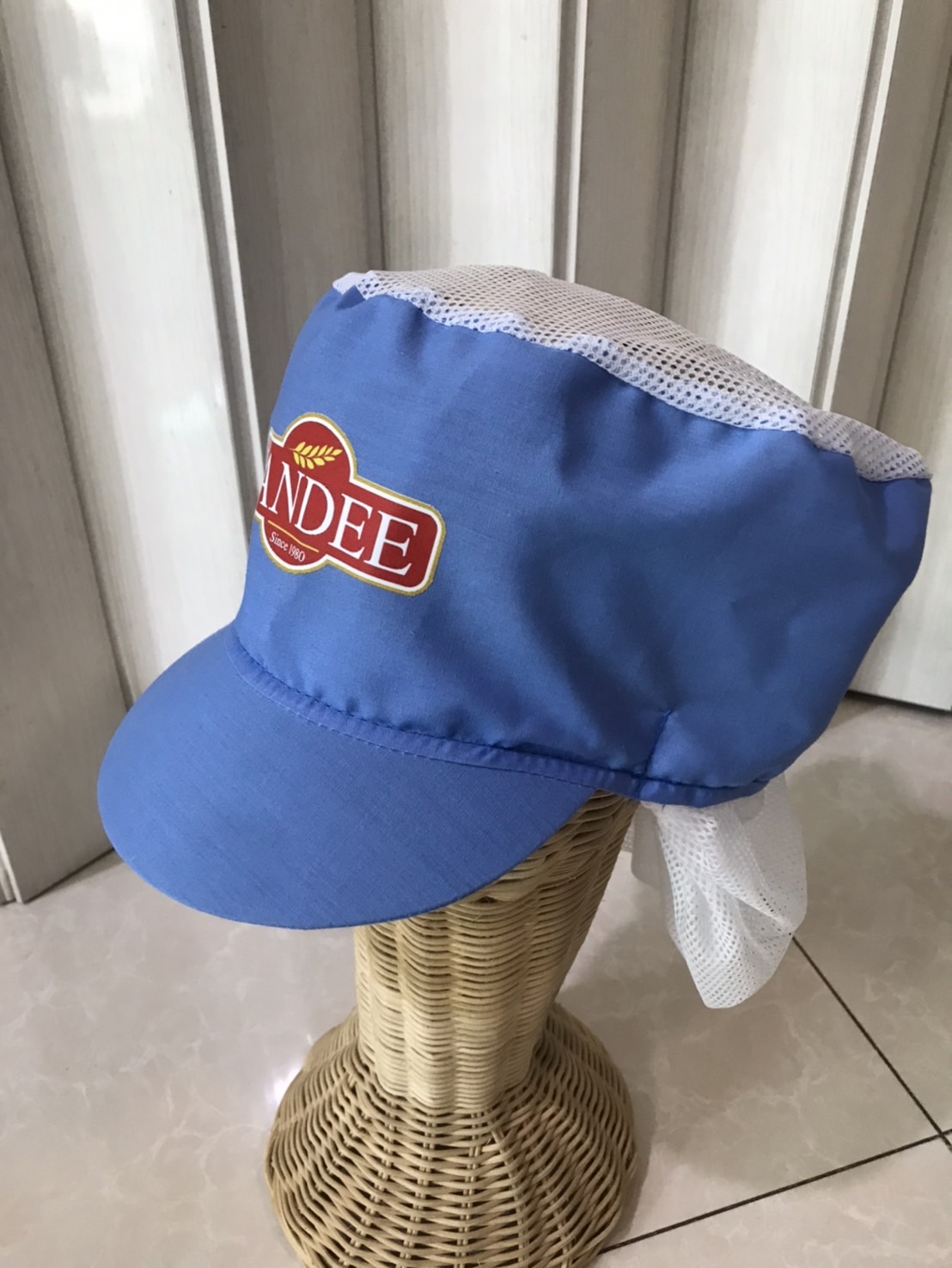 หมวกคลุมผมตาข่ายบน เสริมเน็ตท้ายทอย หมวกแม่ครัว หมวกโรงงาน หมวกคลุมผมเสริมเน็ต มีทั้งผ้าโซล่อนและผ้าโทเร