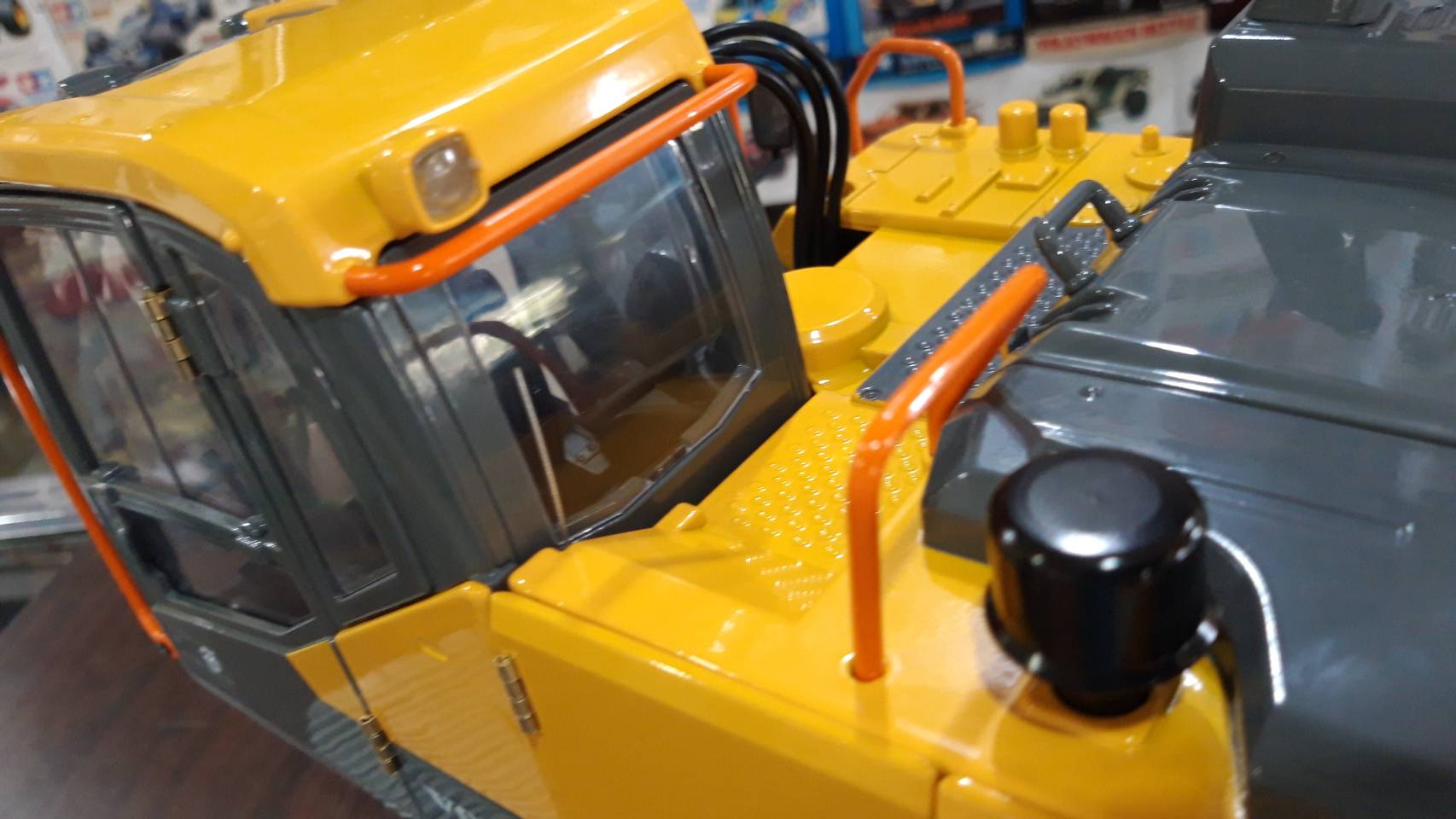 Volvo EC160E (1:14 Full Metal)