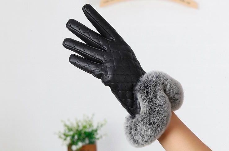 พร้อมส่ง - ถุงมือหนังทัชสกรีน GT120 (สีดำลายตาราง)