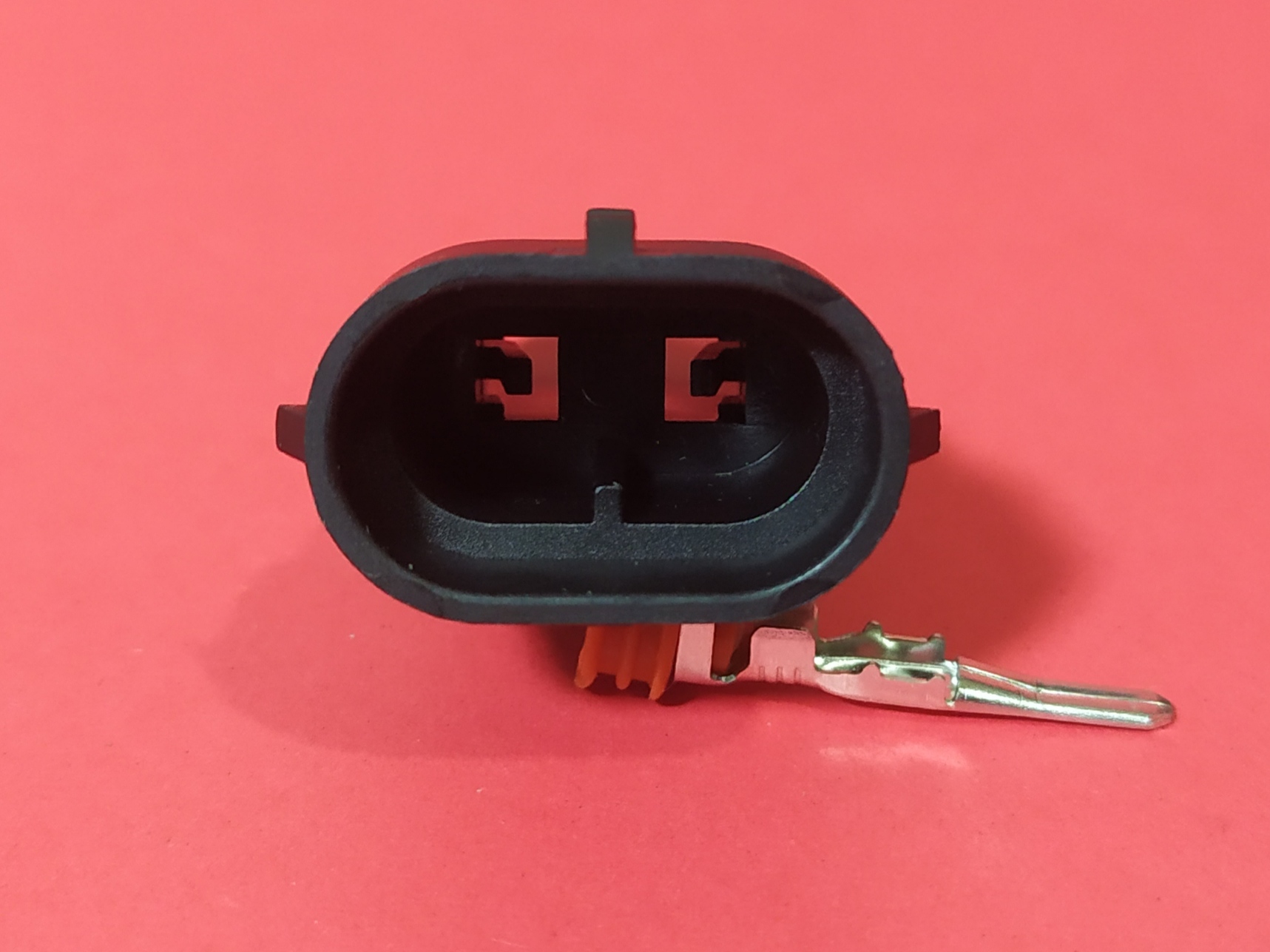 H11 ตัวผู้ มีแกนร่องกลางด้านใน