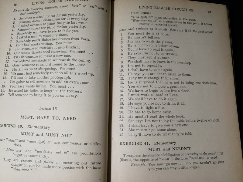 LIVING ENGLISH STRUCTURE PRACTICE BOOK FOR FOREIGN STUDENTS AND KEY BY W.STANNARD ALLEN ปกแข็ง ปี 1957