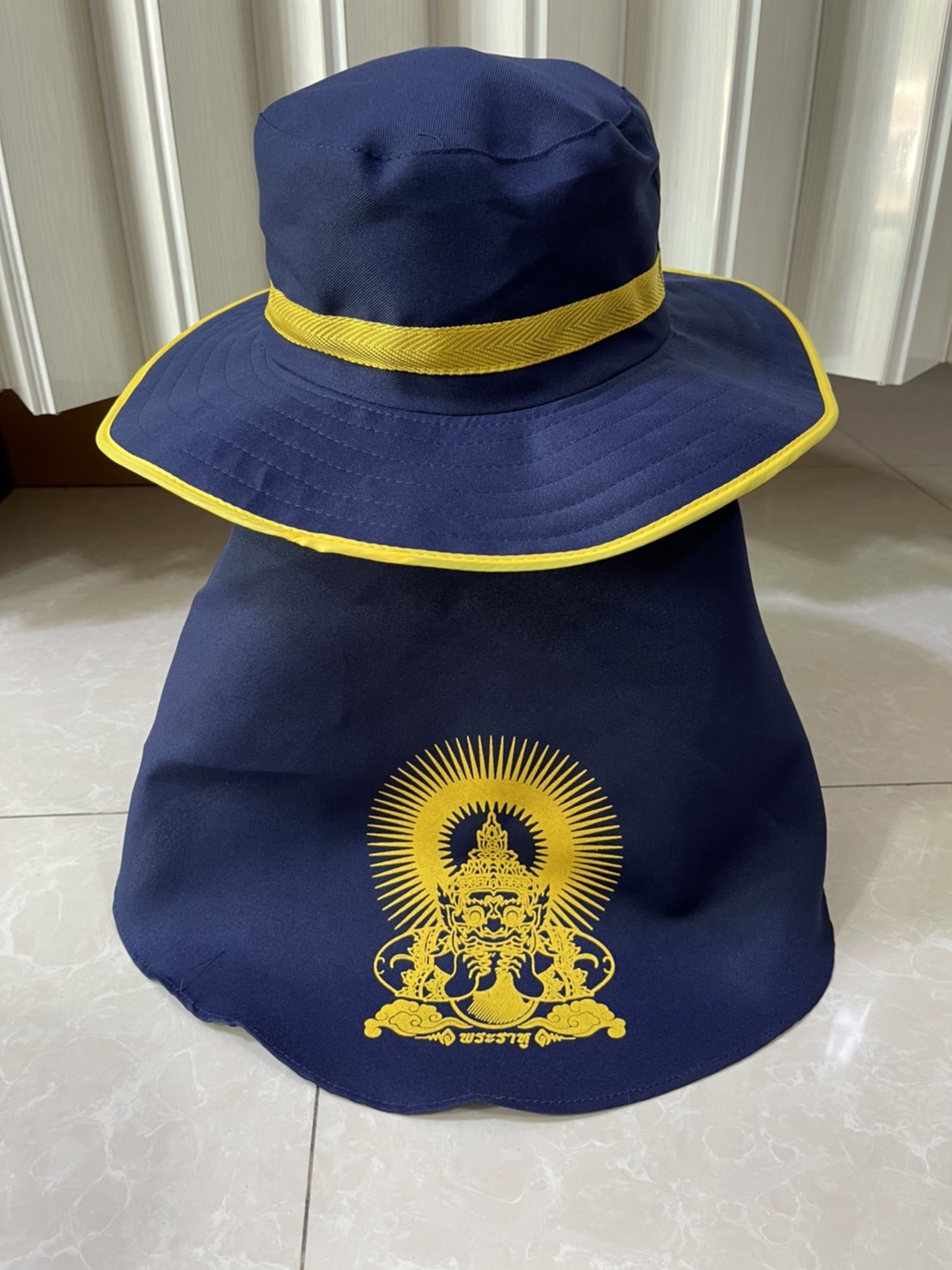 หมวกปีกคลุมหน้าแฟชั่น