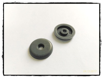 กระดุมปลายมน B สีเทา