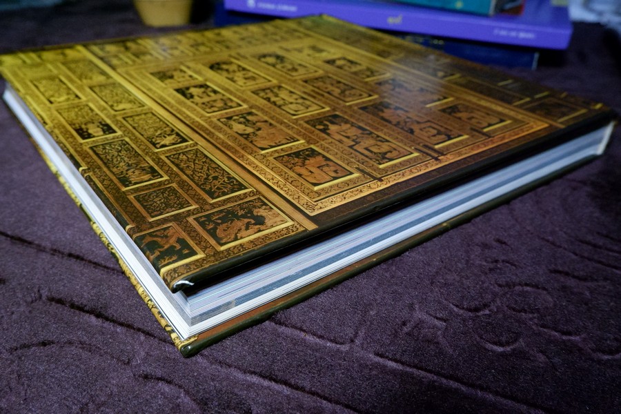 หลวงปู่ทิม วัดพระขาว จ.อยุธยา เทพเจ้าเเห่งความเมตตา ฉบับสมบูรณ์ ปกแข็ง 400 หน้า ปี 2552