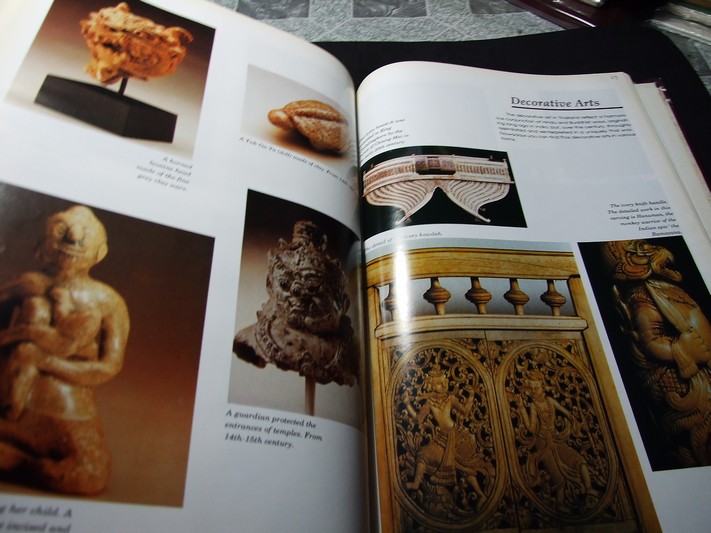 มรดกของไทย Thai Hertage From Ancient to Modern Artifices ปกแข็ง 108 หน้า