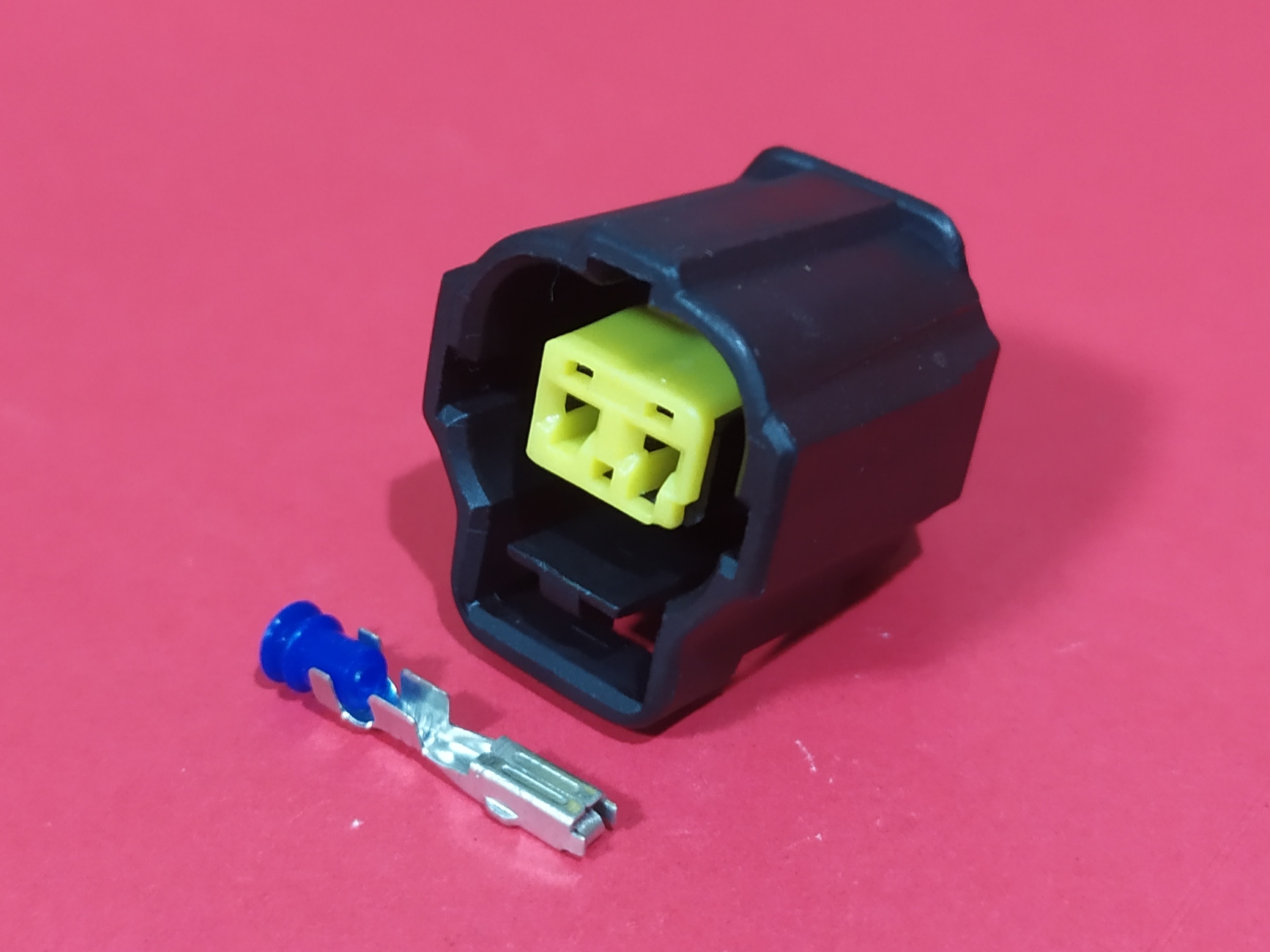 2 พิน ดำ/เหลือง ร่องบน #7022H