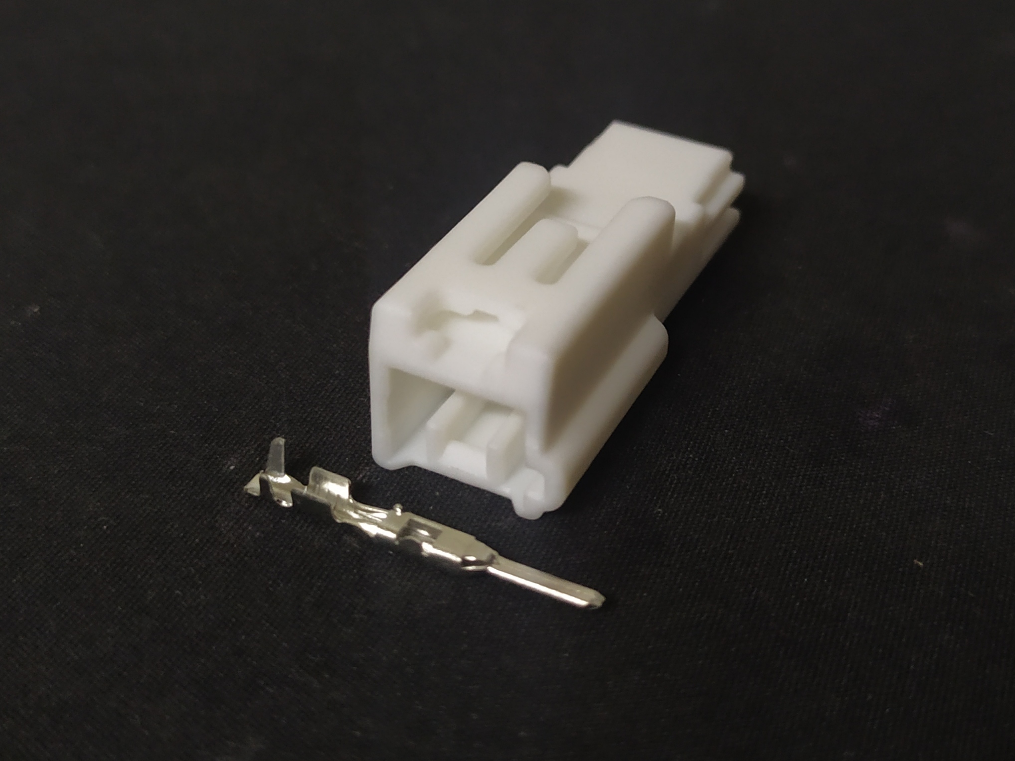 2 พิน ขาว Horn Toyota #6050