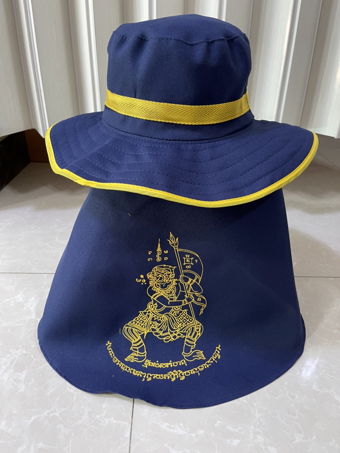 หมวกปีกคลุมหน้าแฟชั่น