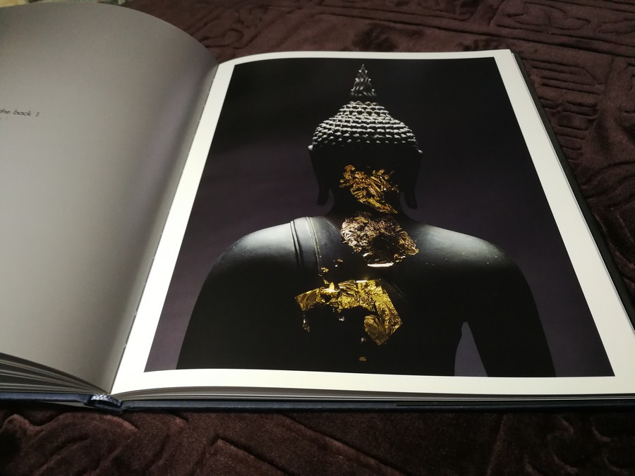 BUDDHA IMAGE TALKS วจนพุทธปฏิมา โดย เสริมคุณ คุณาวงศ์ ปกเเข็ง 140 หน้า ปี 2554