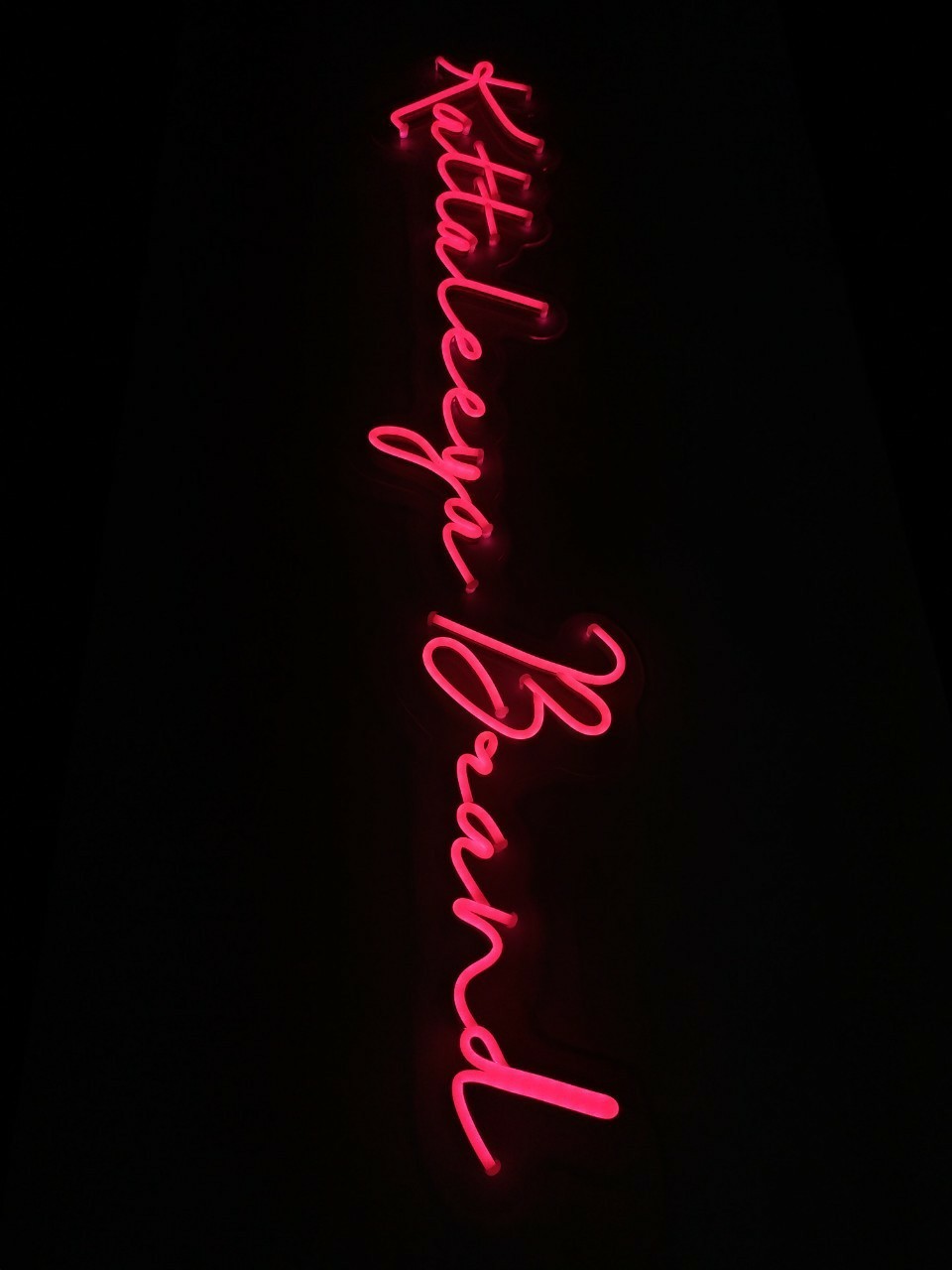 ป้ายไฟนีออน LED อะคริลิคใสรองหลัง