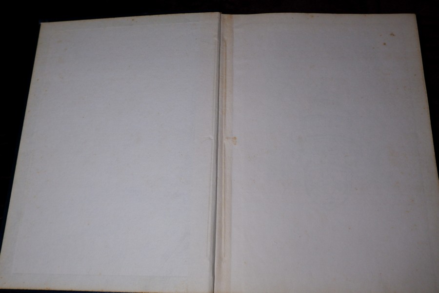 ประวัติ สมณศักดิ์ และ พัดยศ โดย วิเชียร อากาศฤกษ์—สุนทร สุภูตะโยธิน ปกแข็ง ปี 2528