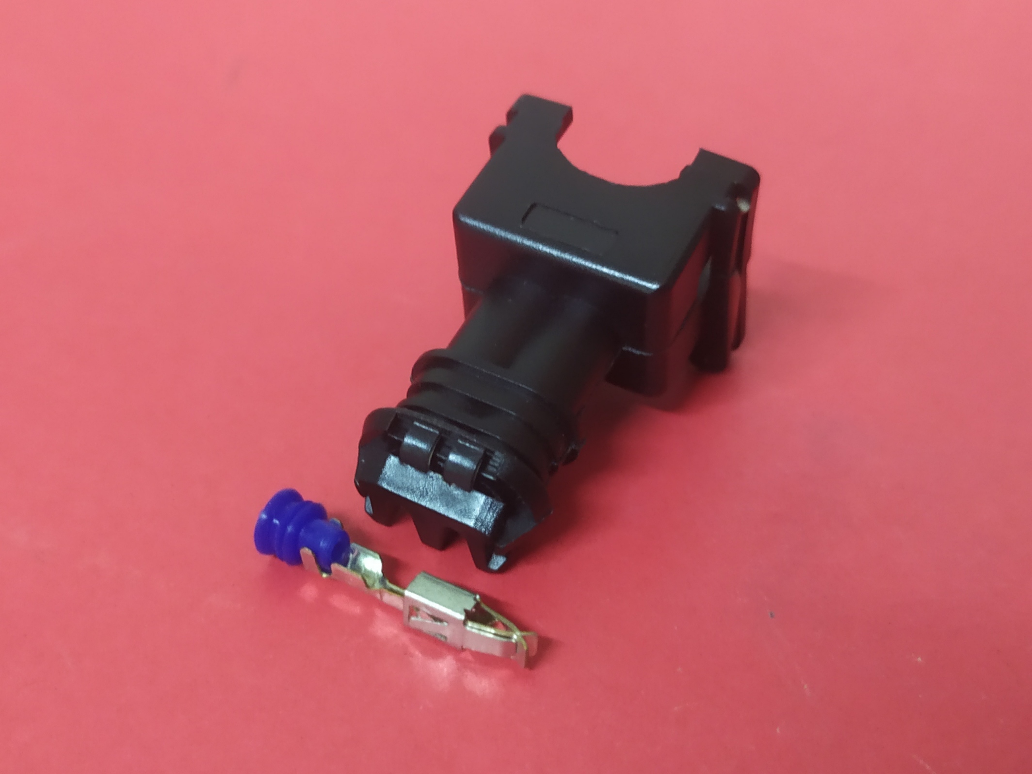 2 พิน หัวฉีด FORD AUDI BMW CHEVROLET #282189-1