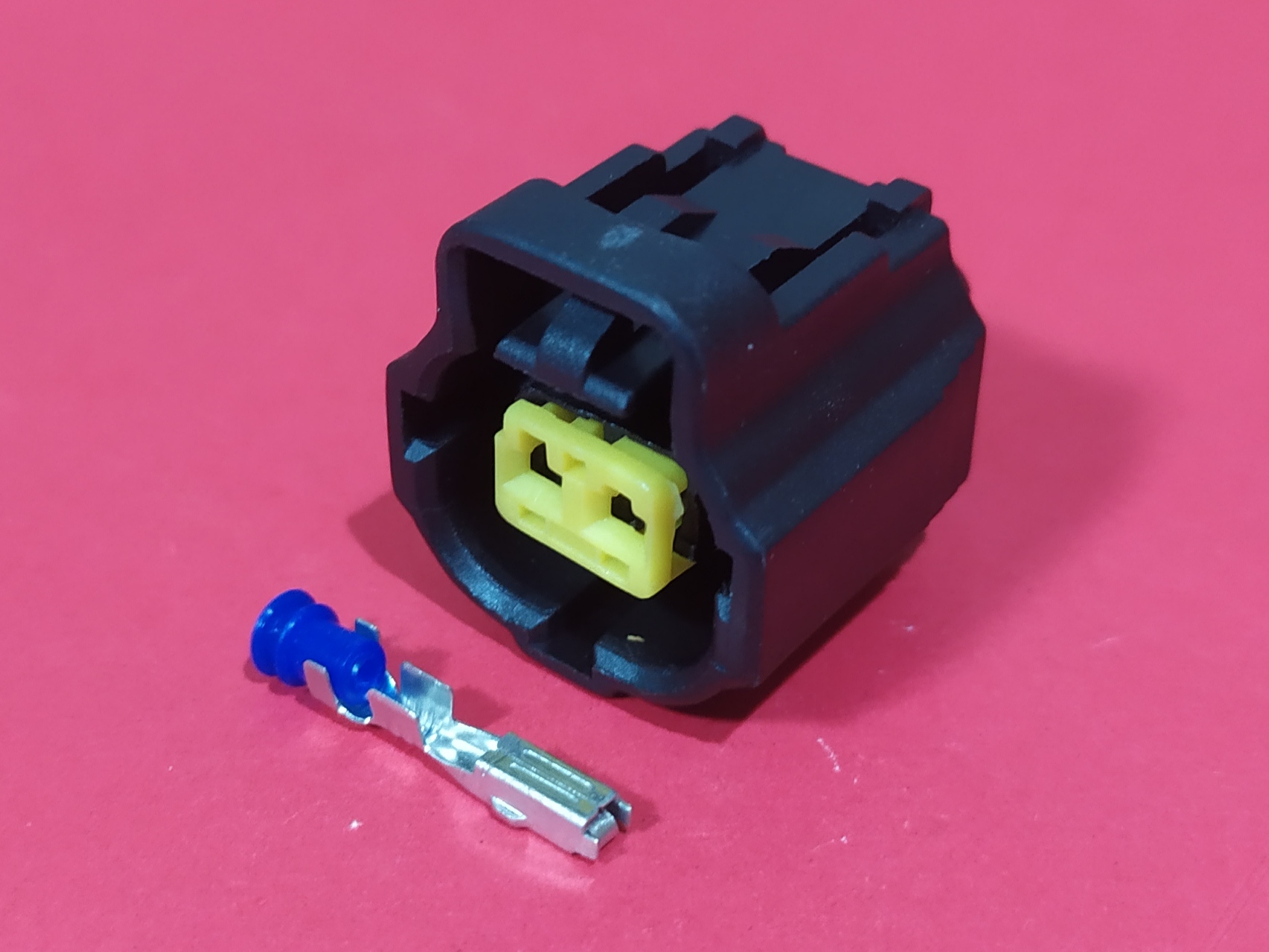 2 พิน ดำ/เหลือง ร่องบน #7022H