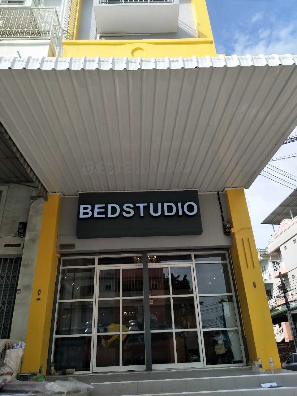 ป้ายตัวอักศรโลหะซิงค์ไดคัท ติดไฟ LED ออกหน้า - BEDSTUDIO ติดตั้งป้ายบางมด เขตทุ่งครุ