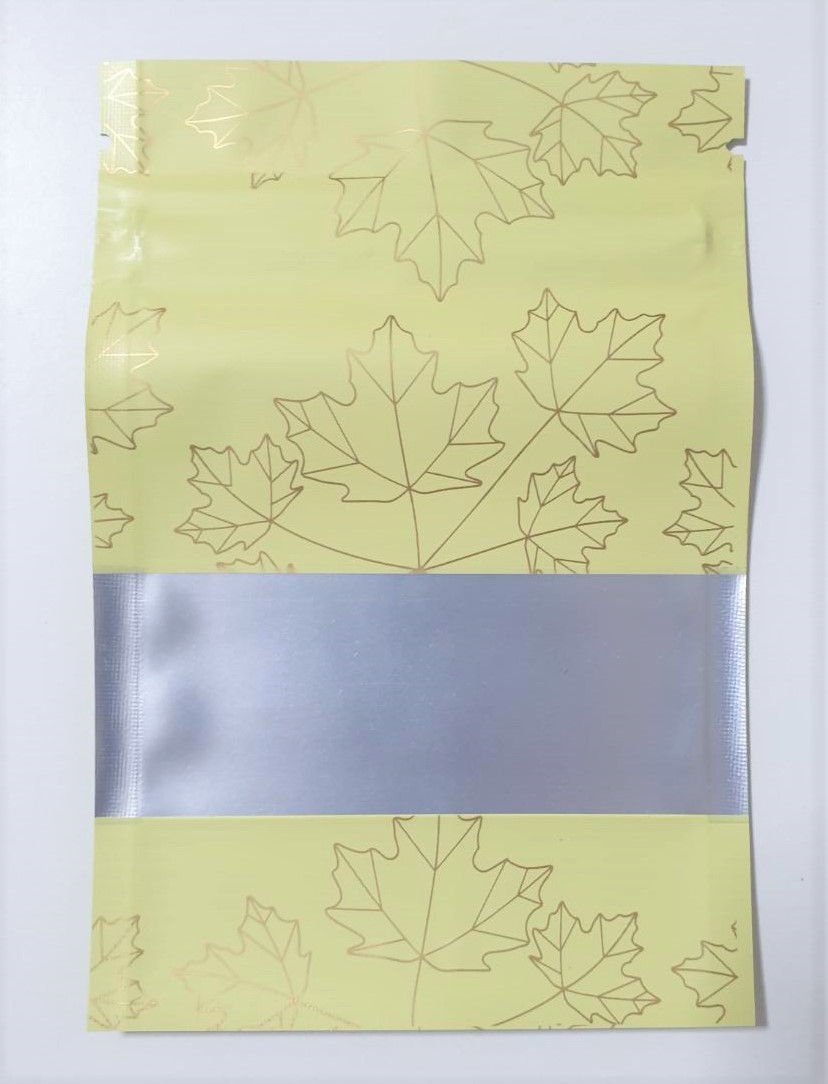 ถุงฟอยล์ลายใบเมเปิ้ลสี หน้าต่างใส ซิปก้นแบน (เมทัลไลท์)
