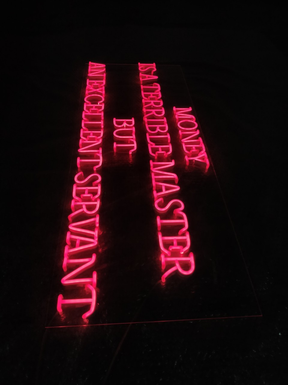 ไฟนีออน เฟค