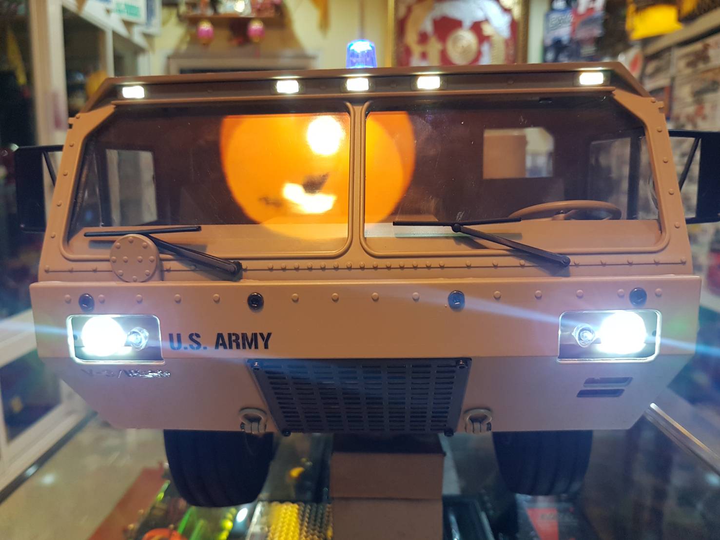 U.S. M983 Hemtt Oshkosh 8x8 Military Tactical Truck w/M747 Lowboy Trailer (Full-Option)