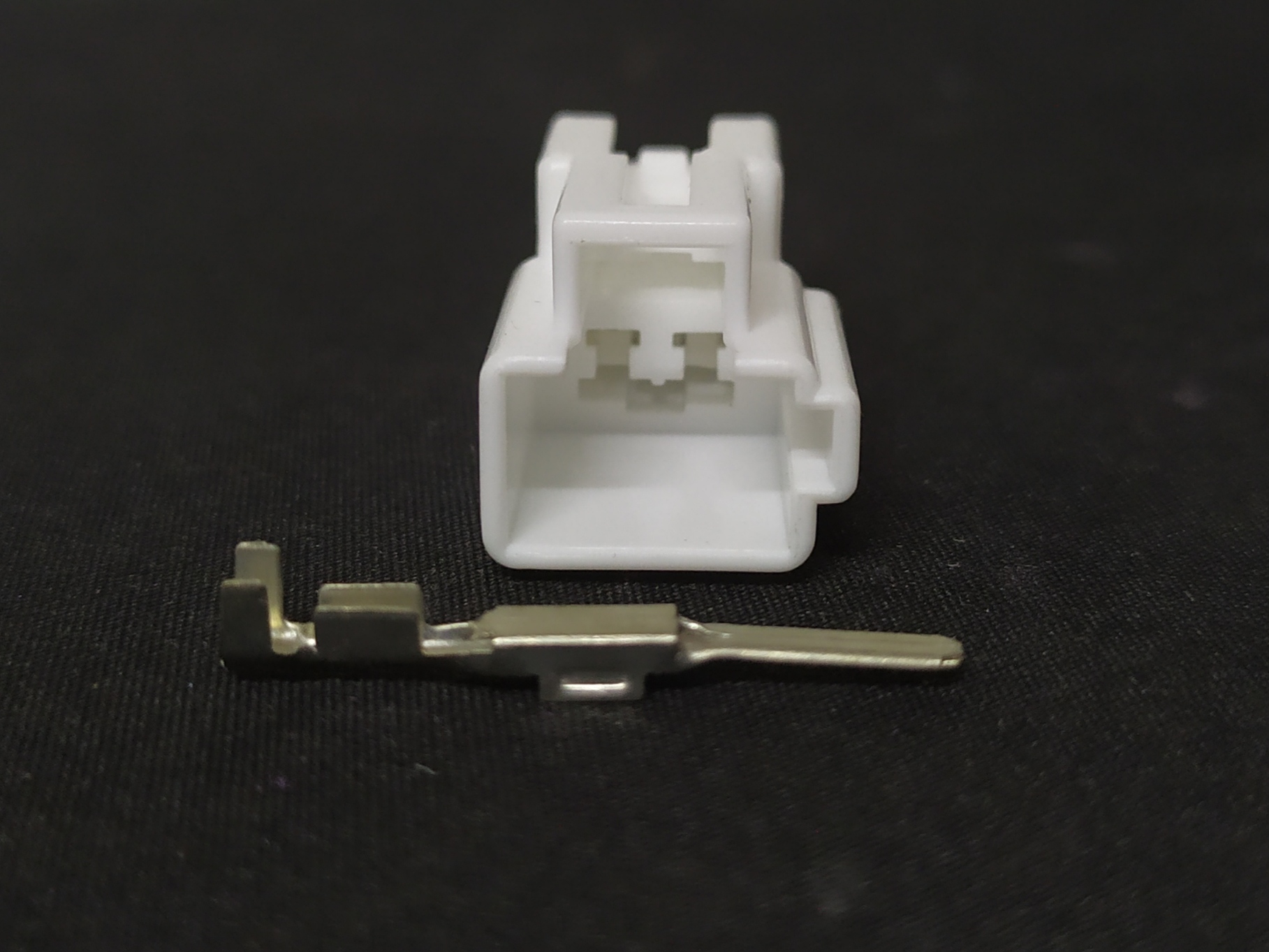 2 พิน ขาว 2.2 #1248Y