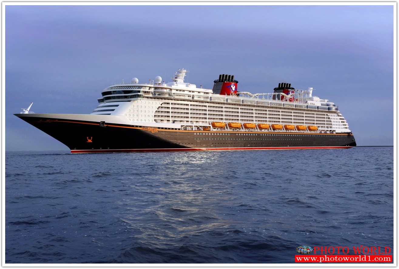 วอลเปเปอร์รูปภาพติดผนังสั่งทำ SHIP (PHOTO STOCK) มีภาพให้เลือกกว่า 50,000 ภาพ ออกแบบกราฟฟิค หรือ รูปภาพตามที่ท่านกำหนด ในสไตล์ท่านเอง "custom made"