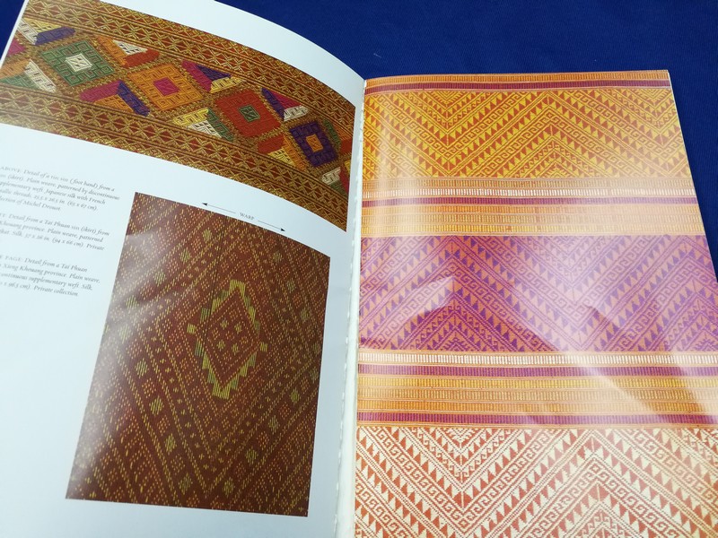 WEAVING TRADITION BY CAROL CASSIDY & WOVEN SILKS OF LAOS มี 160 หน้า ปี 2004