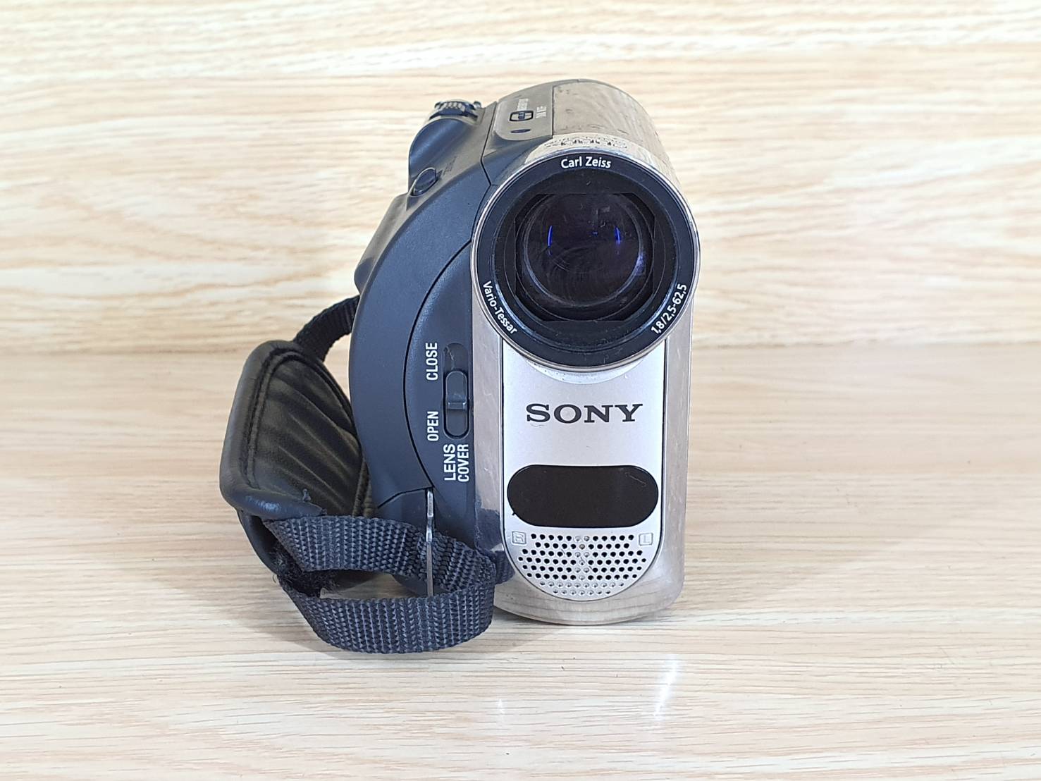 Sony DCR-HC48