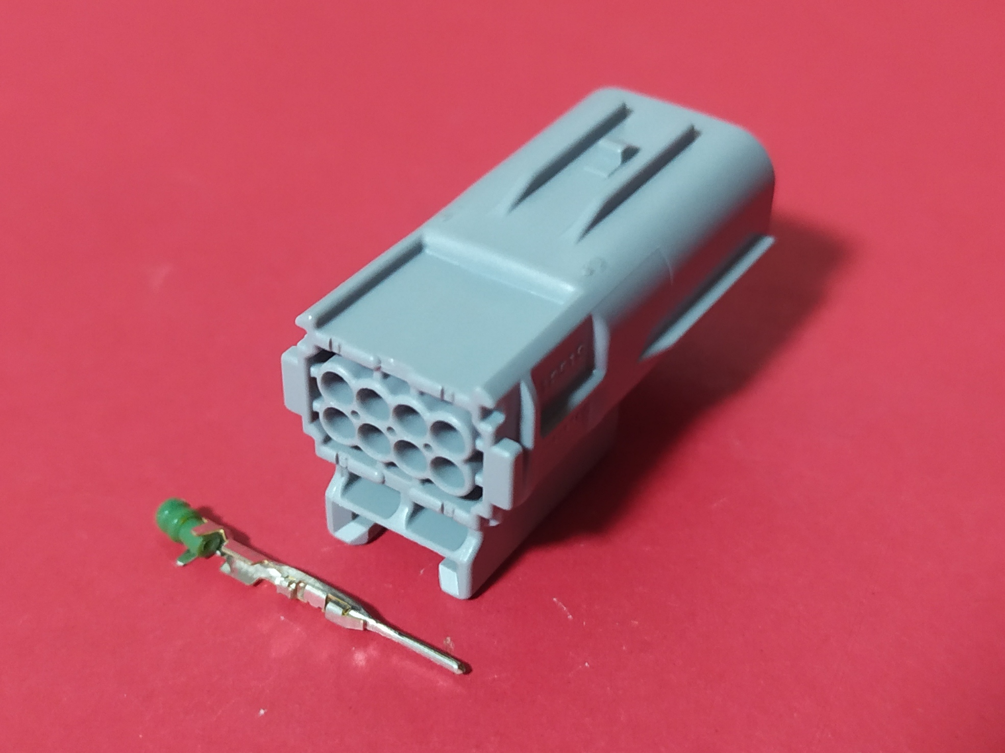 8 พิน เทา ไฟฝาท้าย Toyota Revo #0779