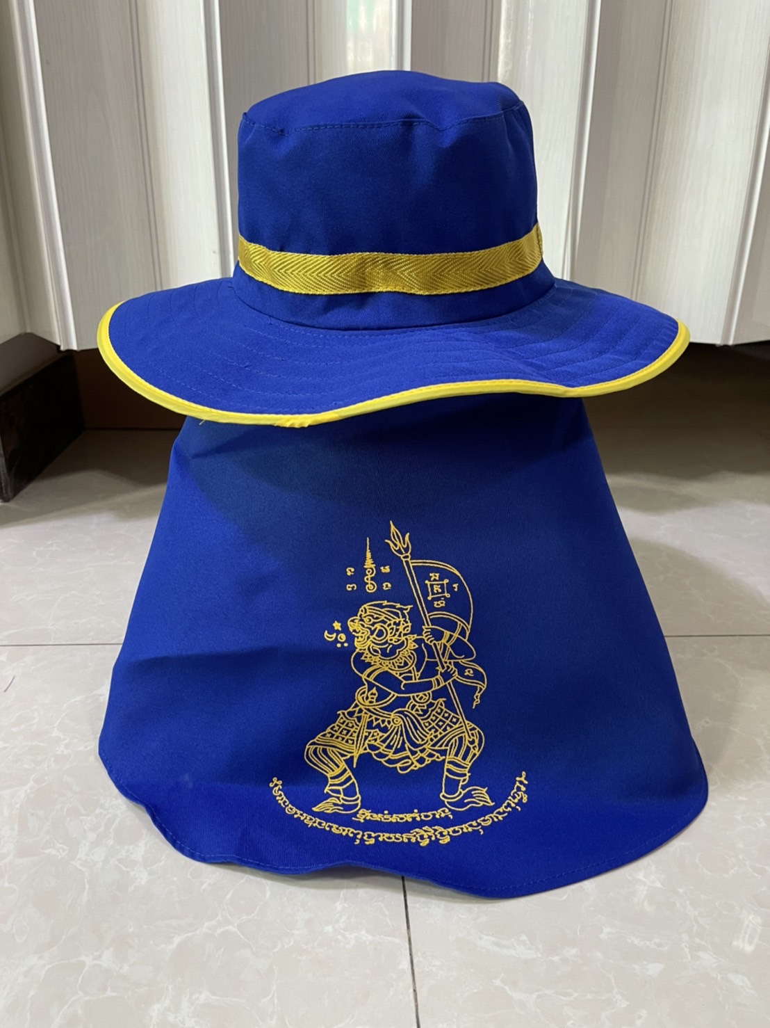 หมวกปีกคลุมหน้าแฟชั่น