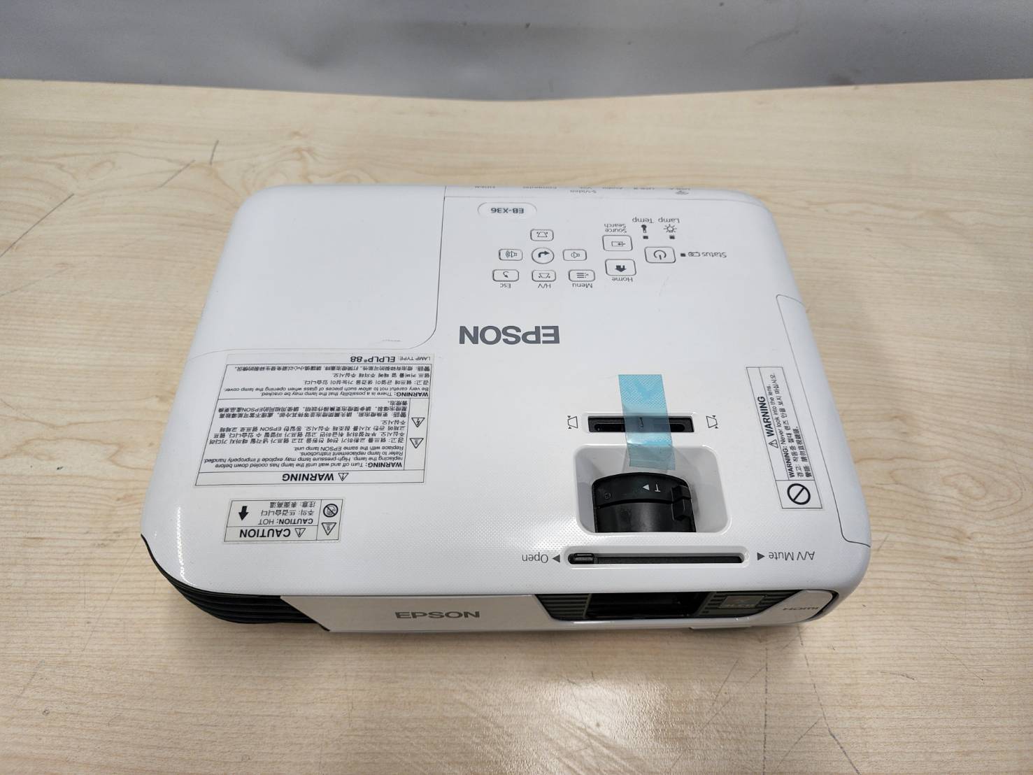 PSON EB-X36 (ฺ3600 lm / XGA) มี 3 เครื่อง ราคา 4500 บาท