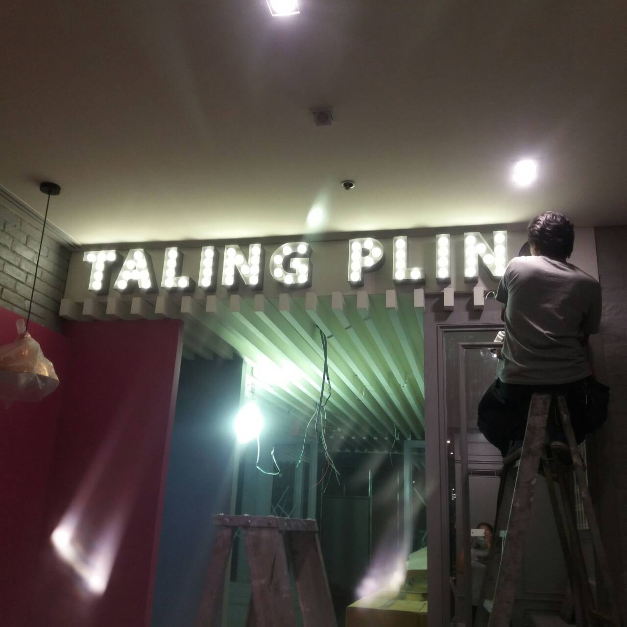 ป้ายอักษรไฟปิงปอง #ร้านตะลิงปลิง #TALINGPLING #ติดตั้งป้ายเซ็นทรัลเวิลด์ #ป้ายปทุมวัน