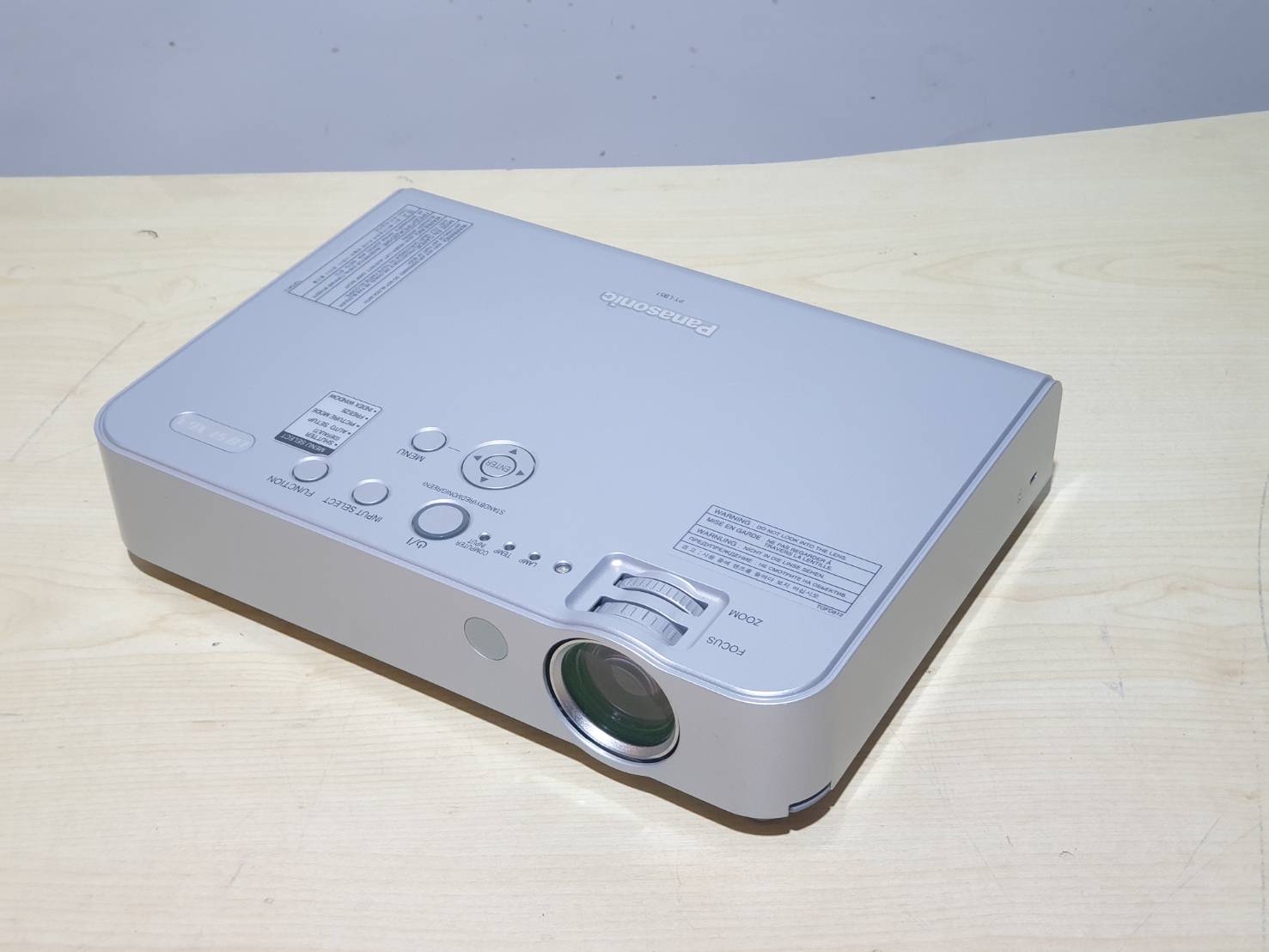 โปรเจคเตอร์ Panasonic PT-LB51EA(2000ลูเมน) มือสอง