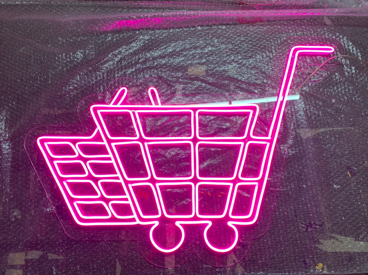 ไฟนีออน เฟค