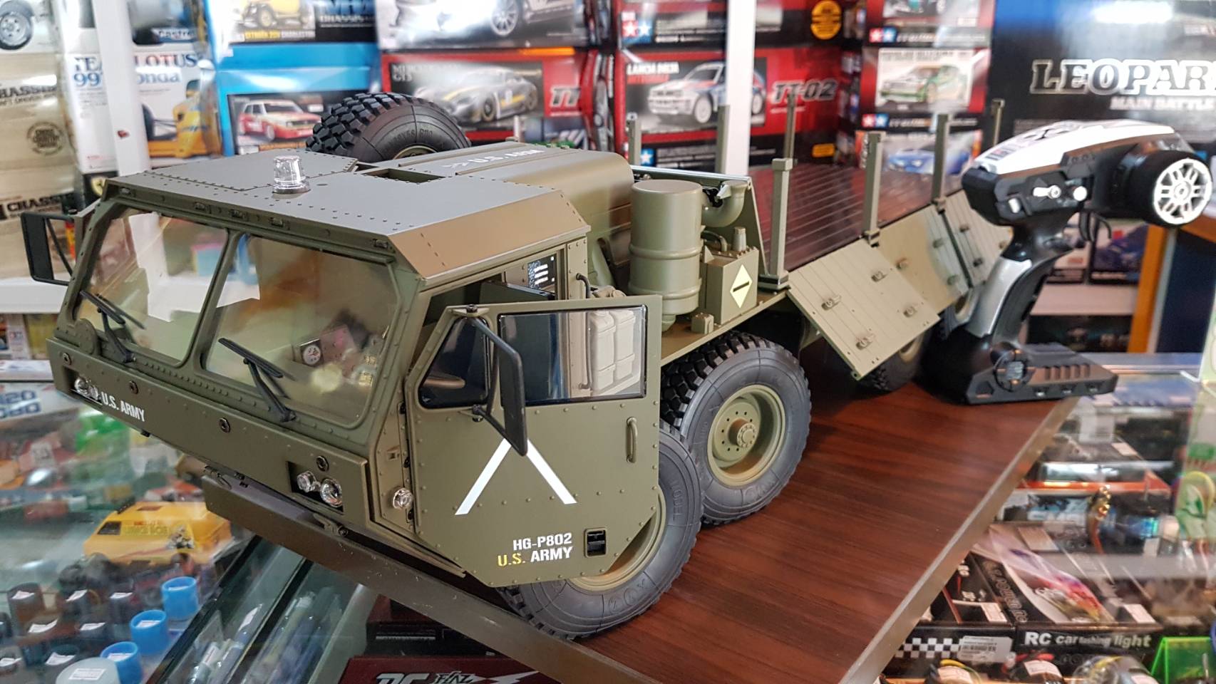 U.S. M977 Hemtt Oshkosh 8x8 Military Cargo Truck