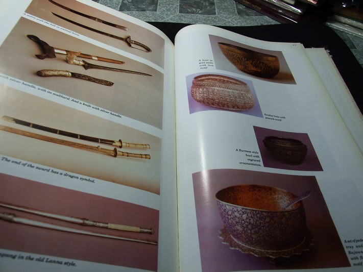 มรดกของไทย Thai Hertage From Ancient to Modern Artifices ปกแข็ง 108 หน้า