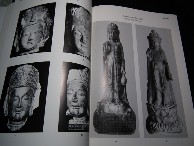 Chinese sculpture from 5 th -14 th century by Osvald Sirén ชุด 2 เล่ม ปกแข็ง 2 เล่ม บรรจุกล่อง ปี 1998