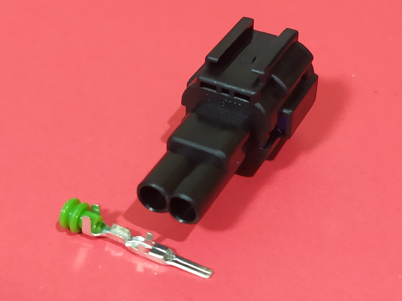 2 พิน ดำ/เขียว Nissan (ตัวผู้) #1774