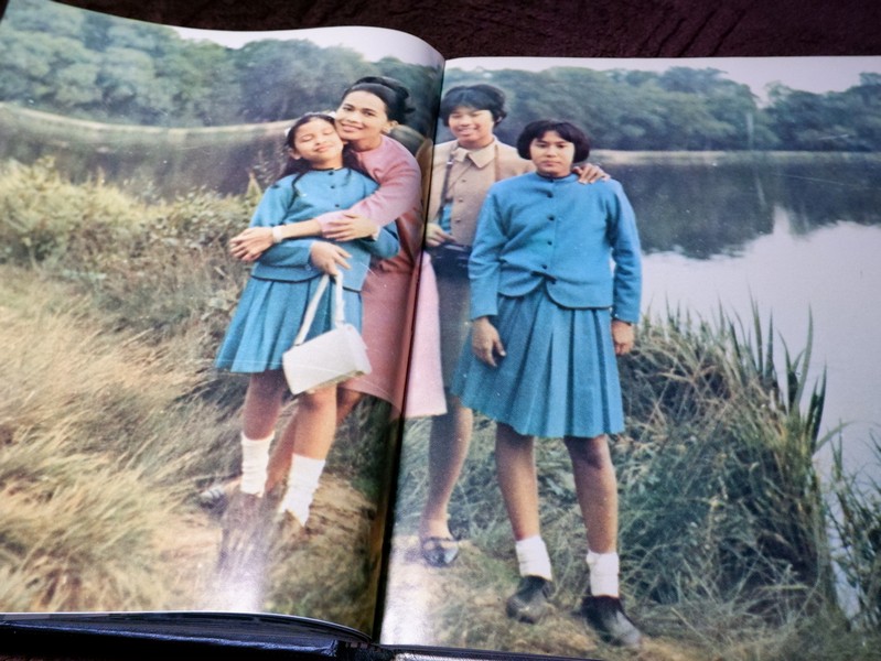 ลิลิตพระราชประวัติ เเละพระบรมฉายาลักษณ์ ของ สมเด็จพระนางเจ้าสิริกิติ์ พระบรมราชินีนาถ ปกเเข็ง