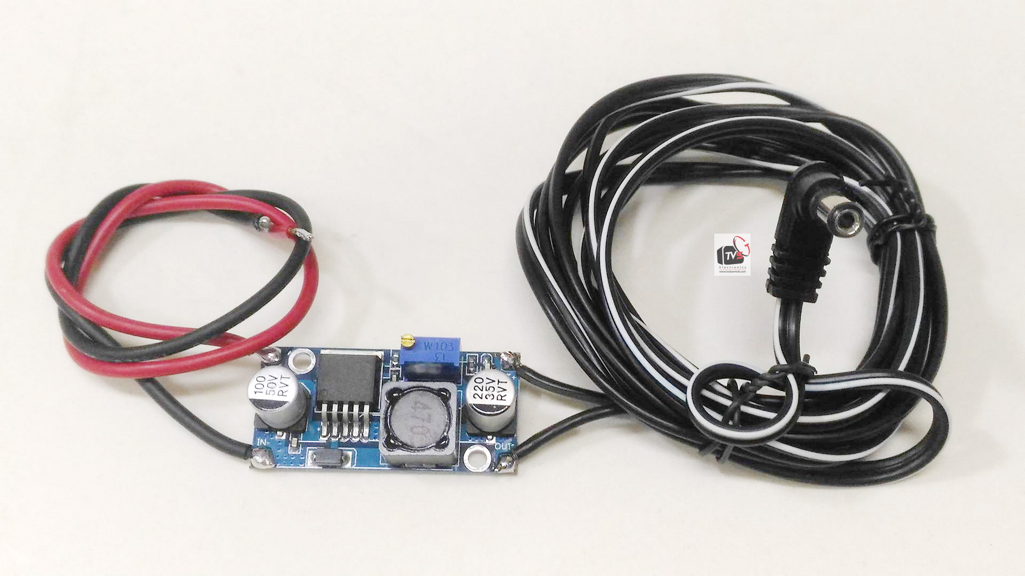 ชุดจ่ายไฟ 5โวลต์ หัวเล็ก ใช้ในรถยนต์ (แปลงจาก 12V เป็น 5V) ใช้คู่กับกล่องดิจิตอลวันบ๊อกโฮมดอลบี้ กล่องแอนดรอยด์PSI O5 กล้องวงจรปิด