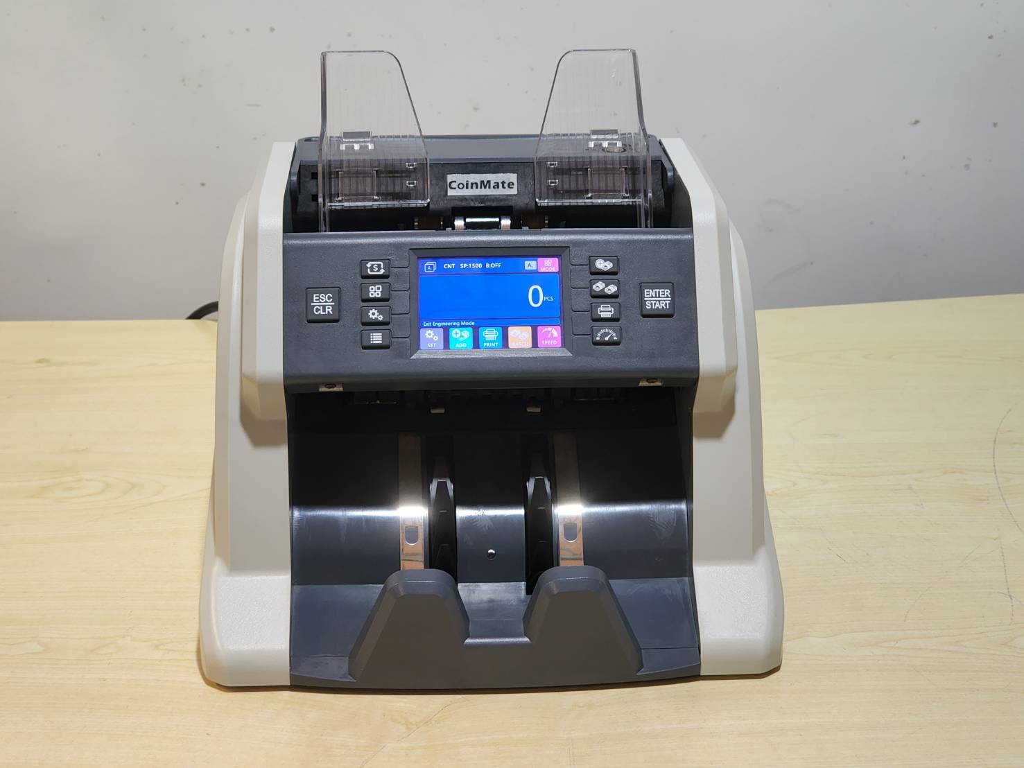 เครื่องนับแบงค์พร้อมตรวจธนบัตร แบบตั้งโต๊ะ BC-55