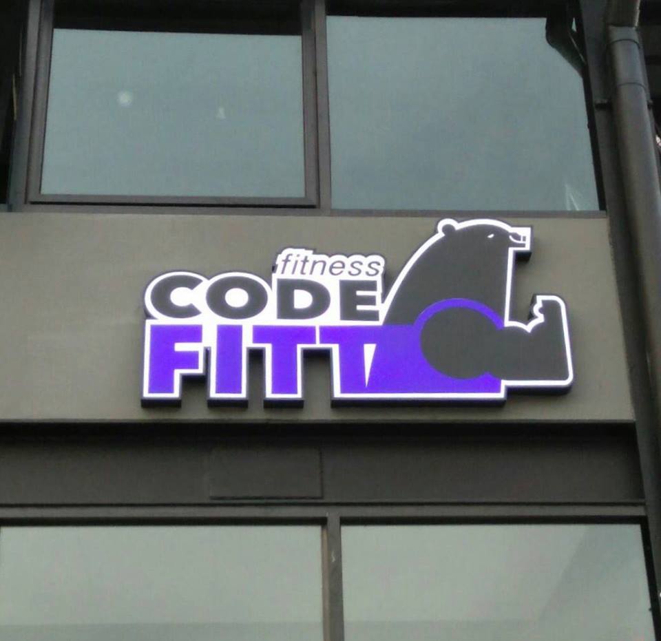 ป้ายกล่องไฟไดคัท #codefitt #fitness เลียบด่วนรามอินทรา