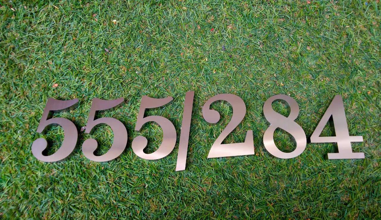 ป้ายบ้านเลขที่ อักษรโลหะ