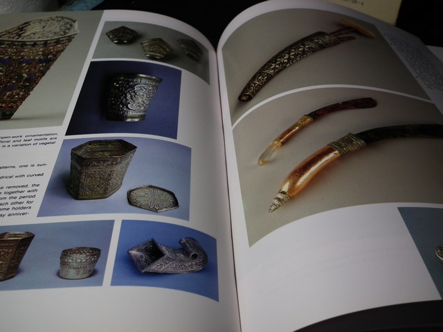 Silverware in Thailand เครื่องเงินในประเทศไทย by Naengnoi Punjabhan (Pre-Order สอบถาม)
