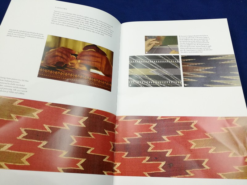WEAVING TRADITION BY CAROL CASSIDY & WOVEN SILKS OF LAOS มี 160 หน้า ปี 2004