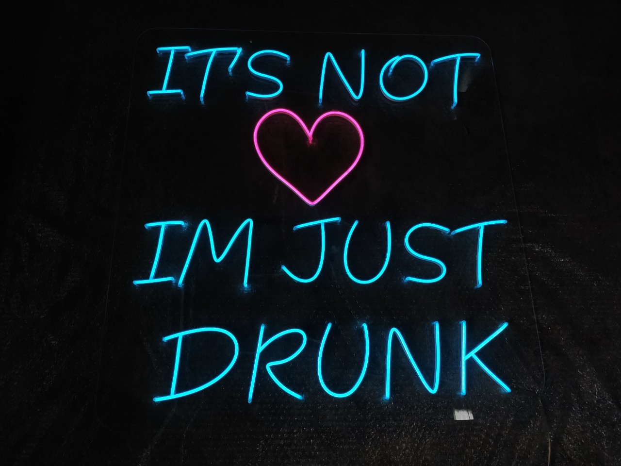 ไฟนีออน เฟค